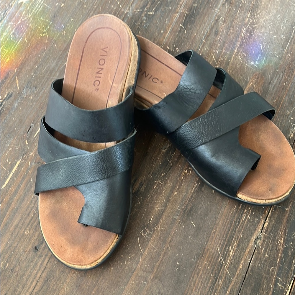 Vionic Black Sandals with Cross-Strap Design and Cork Footbed